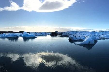 Glacial lagoon of Jökulsárlón part of 7 Days tour package from IMAD Travel