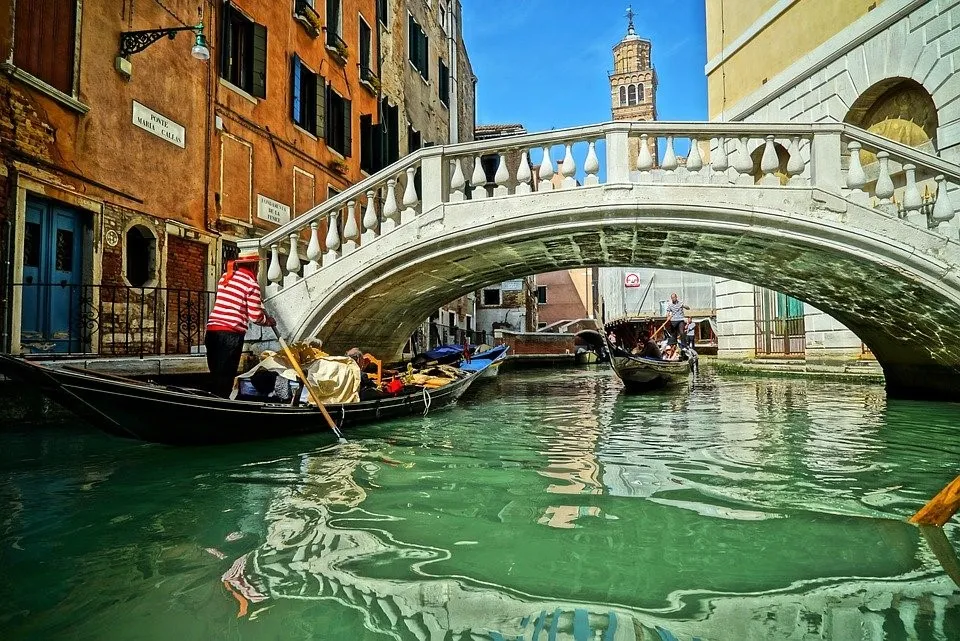 Day 2:Venice - Explore the Art and Ambience