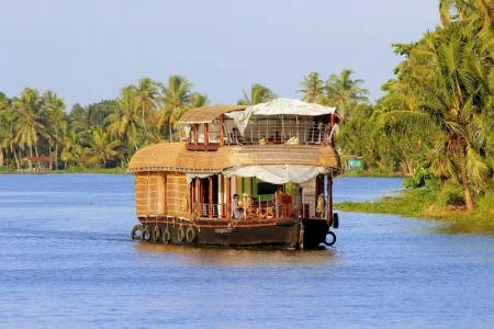 Best Kerala Tour Package for  7 Days 6 Nights with 3* Hotel