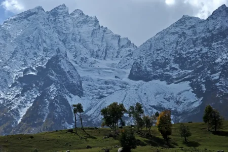 Thajiwas Glacier Sonmarg part of Kashmir tour package