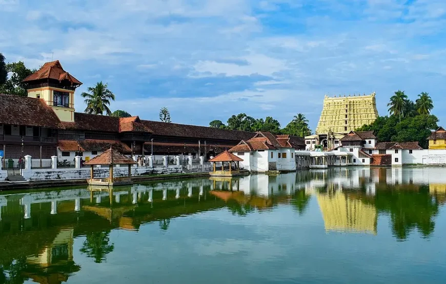 Glimpses of Kerala Tour Package – Munnar – Kumarakom – Kovalam – 6 Days 5 Nights