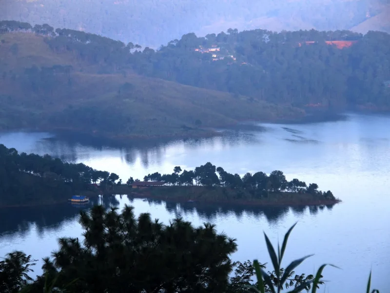 Umiam_Lake_Shillong,_Meghalaya_India_result