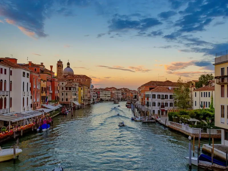 Channel-Gondola-Boat-Houses-Building-Venice-Italy