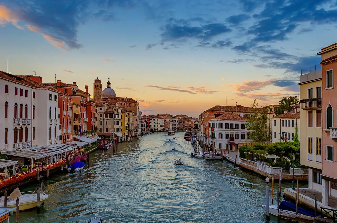 Channel-Gondola-Boat-Houses-Building-Venice-Italy part of Europe packages from IMAD Travel