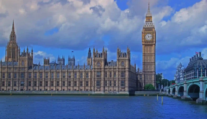 Visit london the-Houses-of-Parliament, in London tour packages from India with IMAD Travel