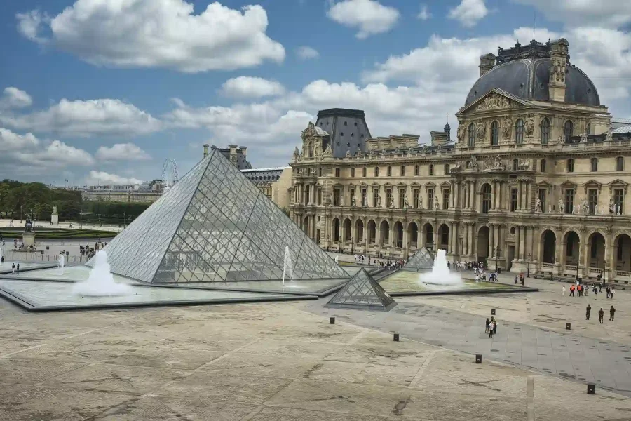 paris-Louvre-museum