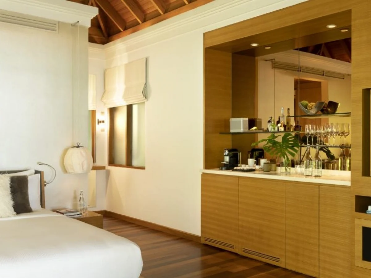 Huvafen-Fushi-Beach-Bungalow-with-Pool-Bedroom