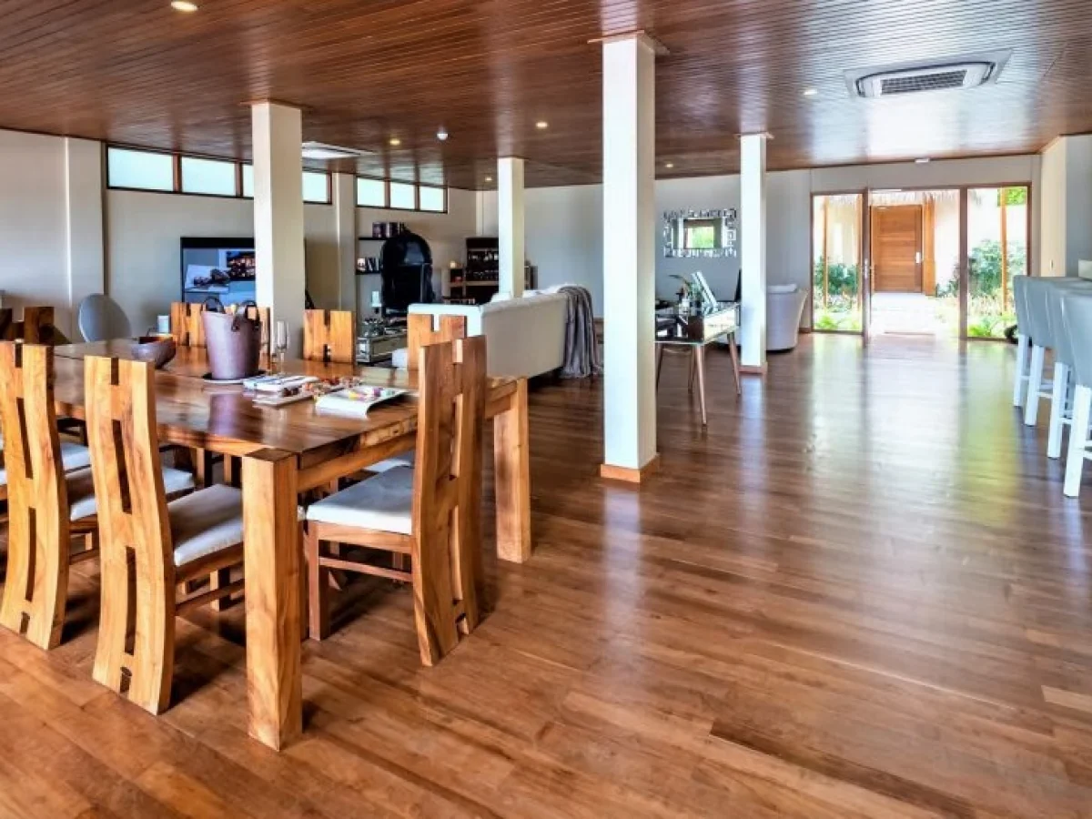 Huvafen-Fushi-Cube-Ground-Floor-Living-_-Dining-Area