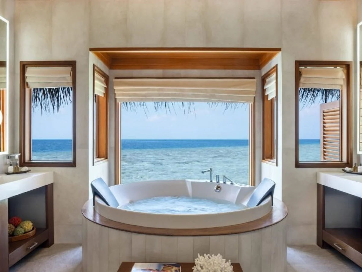 Huvafen-Fushi-Ocean-Bungalow-with-Pool-Bathroom-Jacuzzi