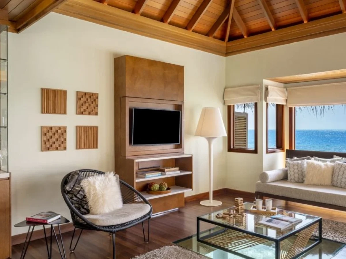 Huvafen-Fushi-Ocean-Bungalow-with-Pool-Living-Area