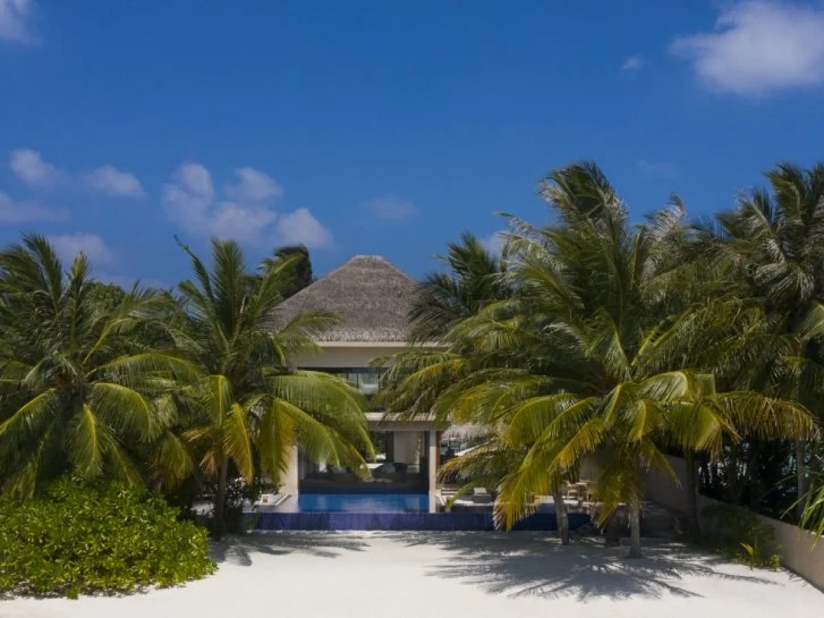 Huvafen-Fushi-Two-Bedroom-Beach-Pavilion-Beach