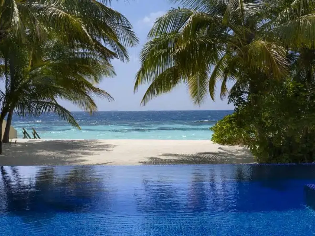 Huvafen-Fushi-Two-Bedroom-Beach-Pavilion-Exterior-Pool-scaled