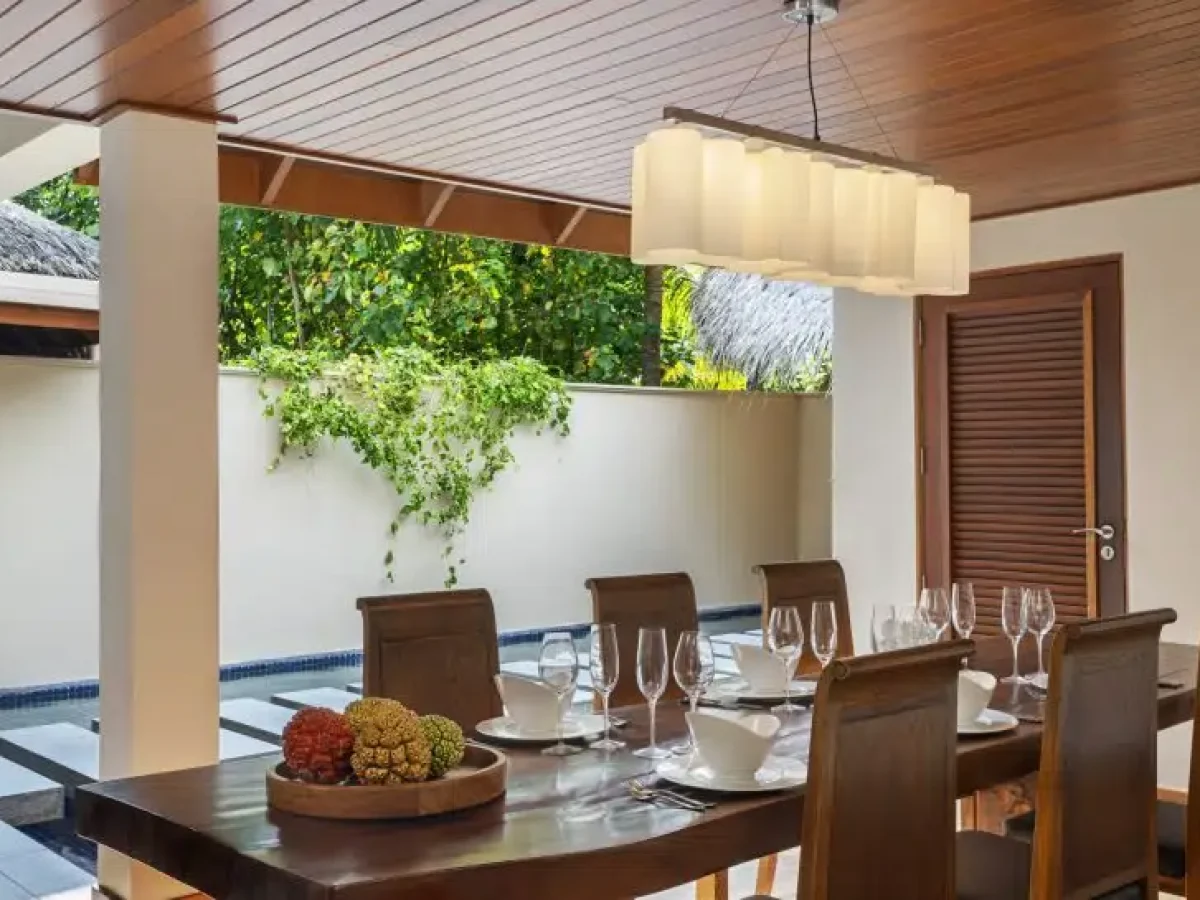 Huvafen-Fushi-Two-Bedroom-Beach-Pavilion-Outdoor-Dining-Area-scaled