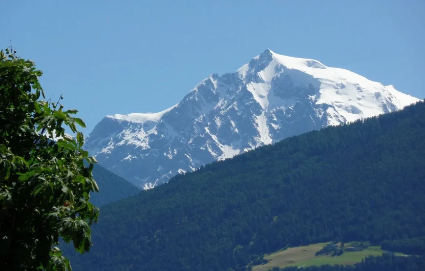 Exclusive 13 Days Alpine Adventure – Italy Switzerland Trip Package