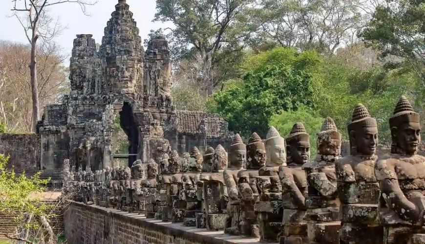 angkor-thom-Cambodia tour packages from IMAD Travel