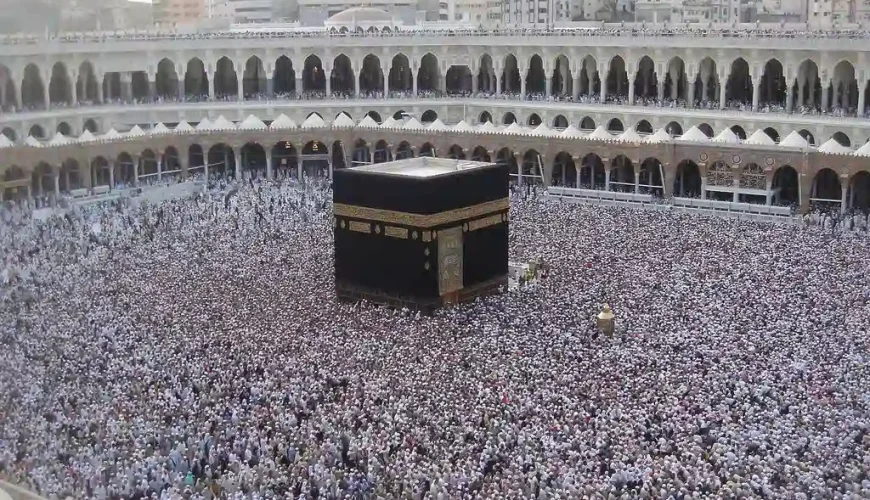 Pilgrims performing Umrah at Masjid al-Haram under the new multiple-entry Umrah visa 2026