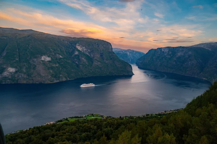 6 Days Classic Norway in a Nutshell - View of a cruise ship in Aurlandsfjord, Norway