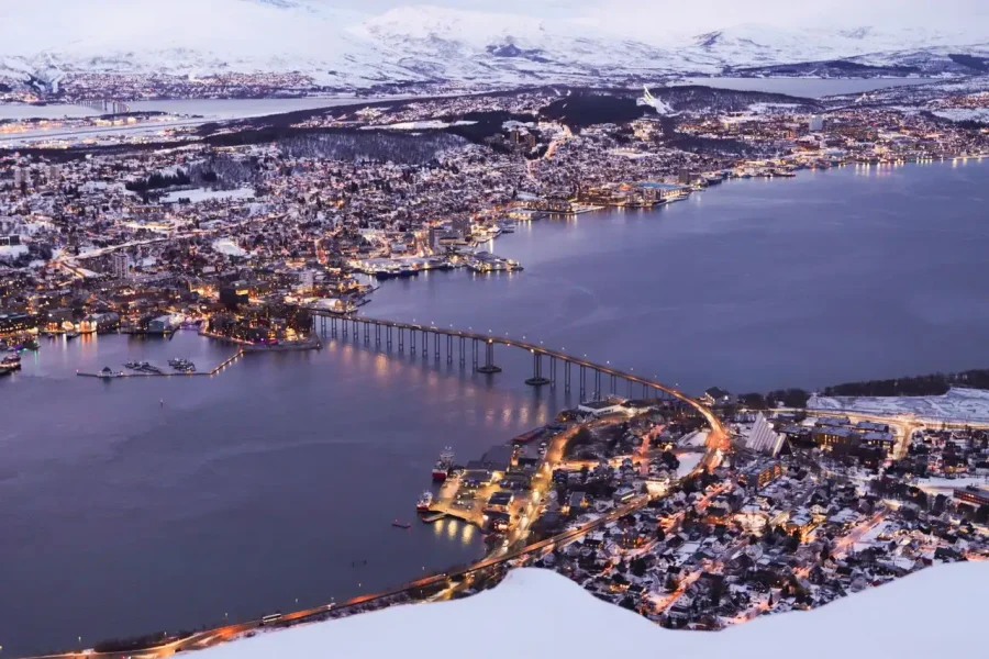 Tromsø City Norway - Tromsø Northern Lights Safari & Oslo: 6 Days with Huskies